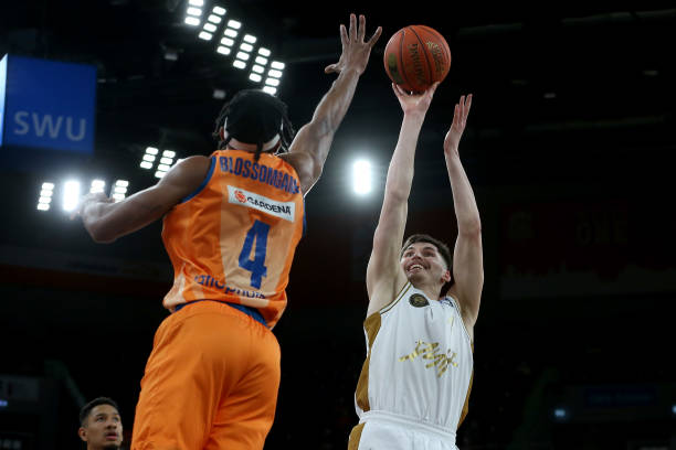 扰并重组战 扰并重组战